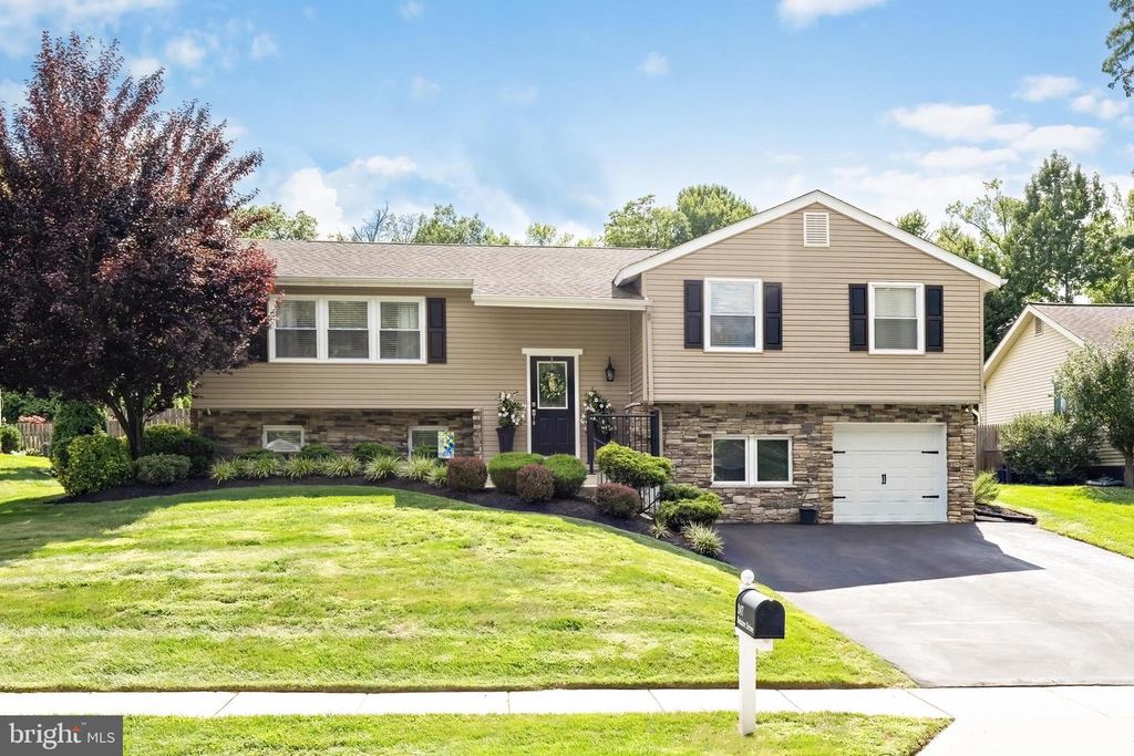 247 BELAIRE DR, MOUNT LAUREL, NJ 08054 — exterior