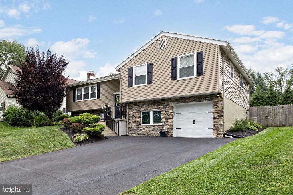 247 BELAIRE DR, MOUNT LAUREL, NJ 08054 — photo 3