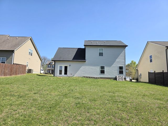 408 Barbaro Ct, Burns, TN 37029