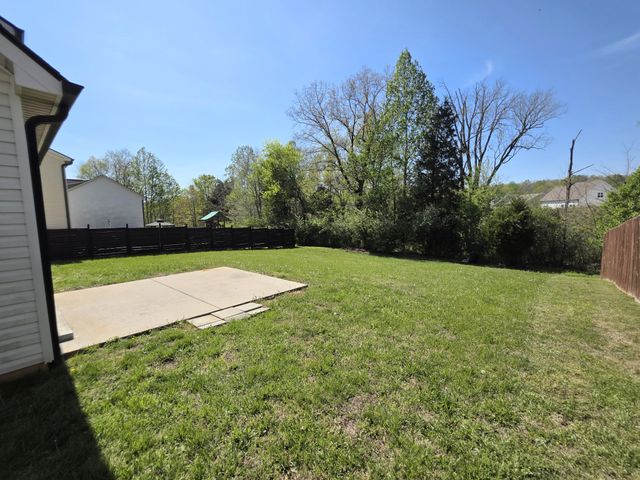 408 Barbaro Ct, Burns, TN 37029