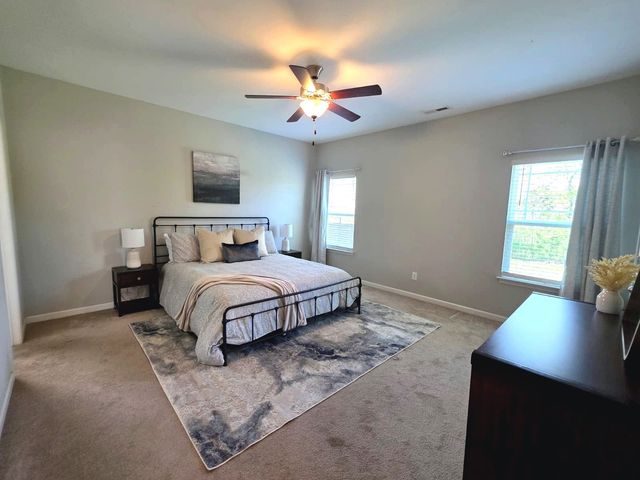 408 Barbaro Ct, Burns, TN 37029