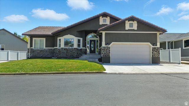 2640 ASPEN PARK LN, North Logan, UT 84341