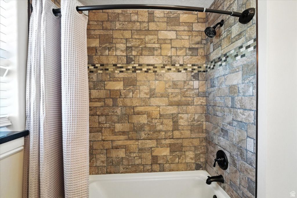 Image 25 of property listing at 2640 ASPEN PARK LN, North Logan, UT 84341
