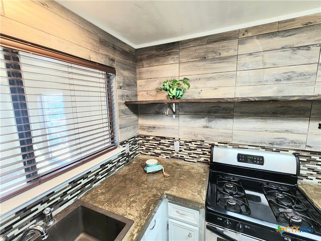 506 Red Oak Drive, Copperas Cove, TX 76522