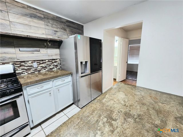 506 Red Oak Drive, Copperas Cove, TX 76522