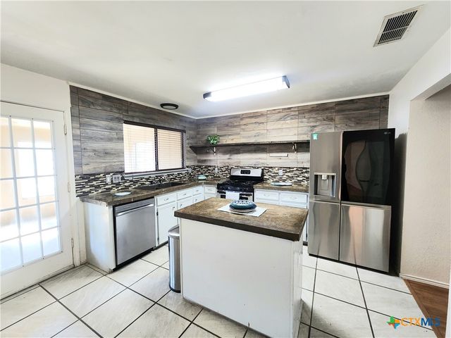 506 Red Oak Drive, Copperas Cove, TX 76522