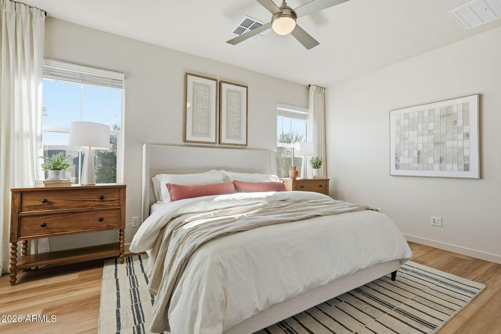 Image 17 of property listing at 6536 N 15TH Drive, Phoenix, AZ 85015