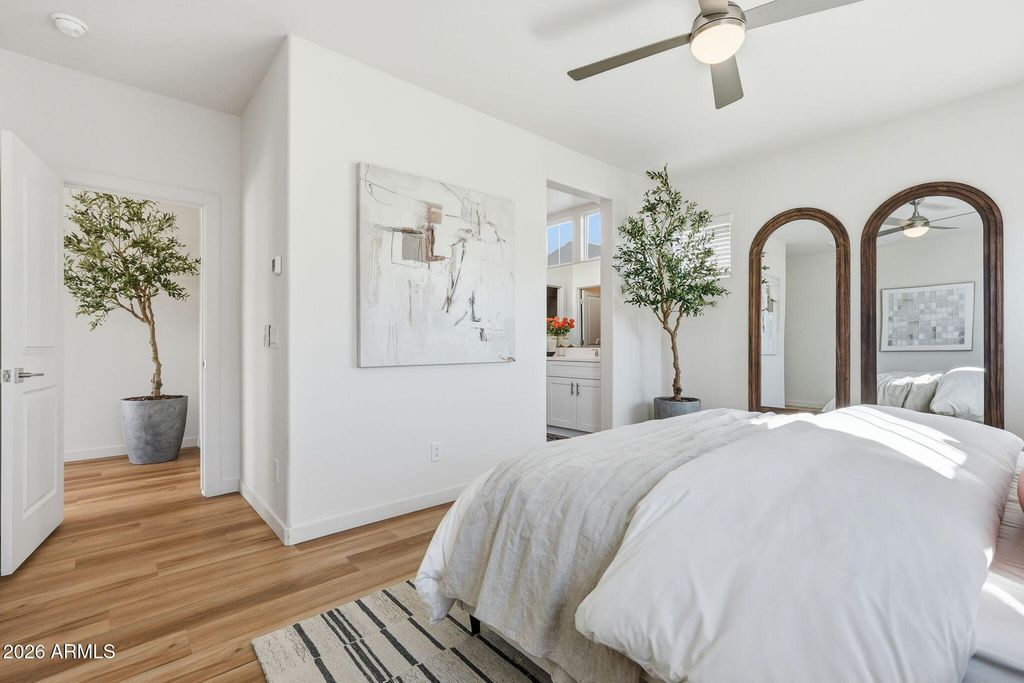 Image 18 of property listing at 6536 N 15TH Drive, Phoenix, AZ 85015