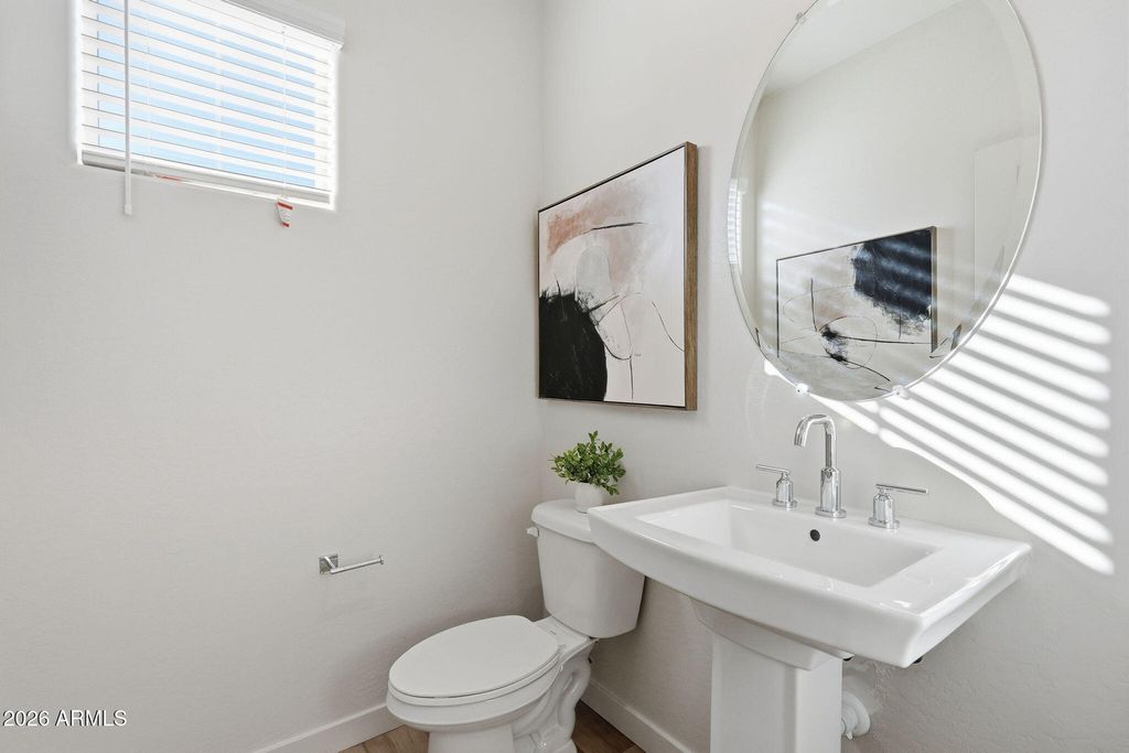 Image 19 of property listing at 6536 N 15TH Drive, Phoenix, AZ 85015