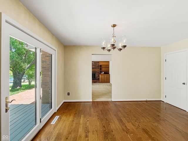 3810 Lakeside Drive, Columbus, IN 47203