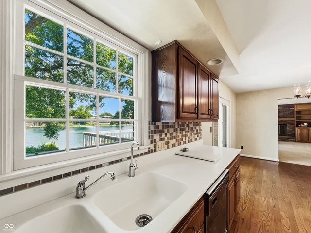 3810 Lakeside Drive, Columbus, IN 47203