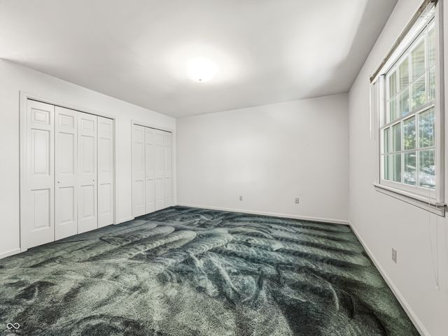3810 Lakeside Drive, Columbus, IN 47203