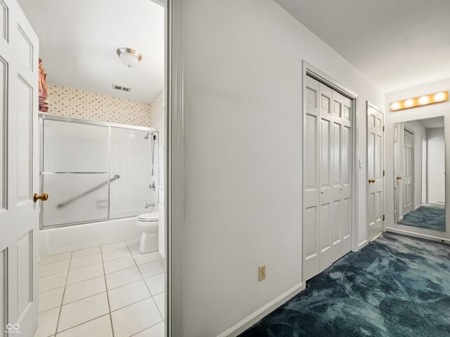 3810 Lakeside Drive, Columbus, IN 47203