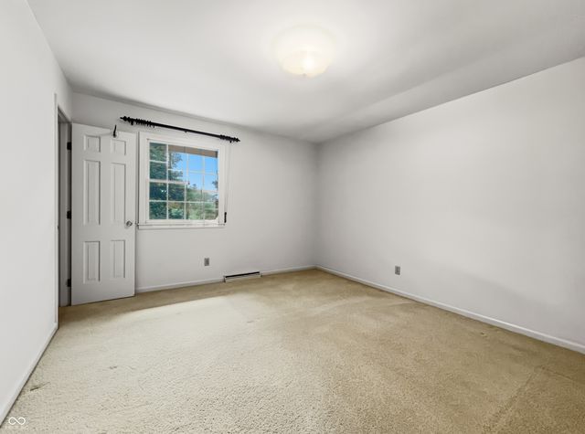 3810 Lakeside Drive, Columbus, IN 47203