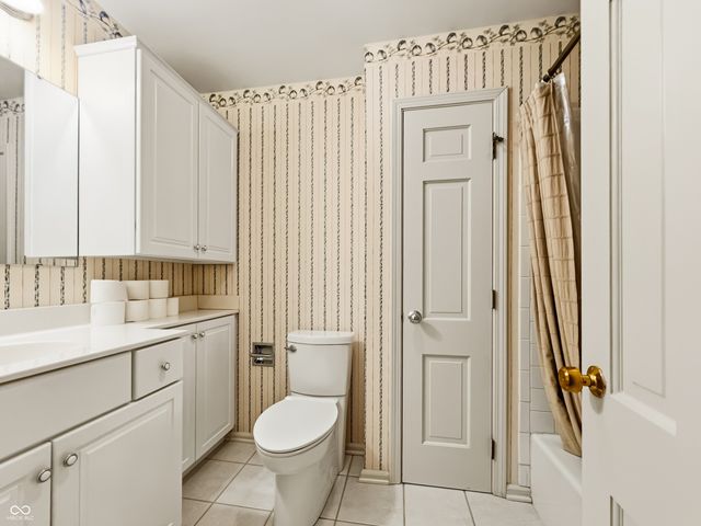 3810 Lakeside Drive, Columbus, IN 47203