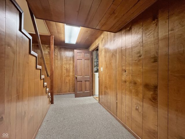 3810 Lakeside Drive, Columbus, IN 47203