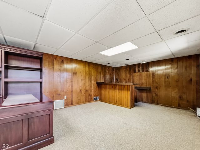 3810 Lakeside Drive, Columbus, IN 47203