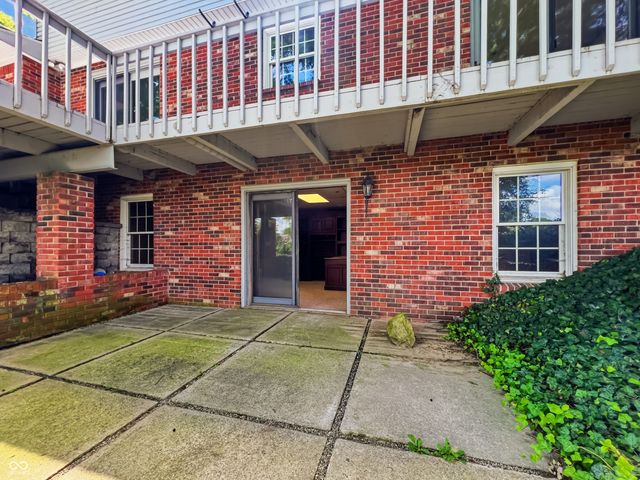 3810 Lakeside Drive, Columbus, IN 47203