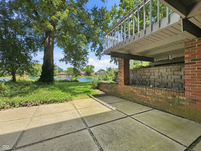 3810 Lakeside Drive, Columbus, IN 47203