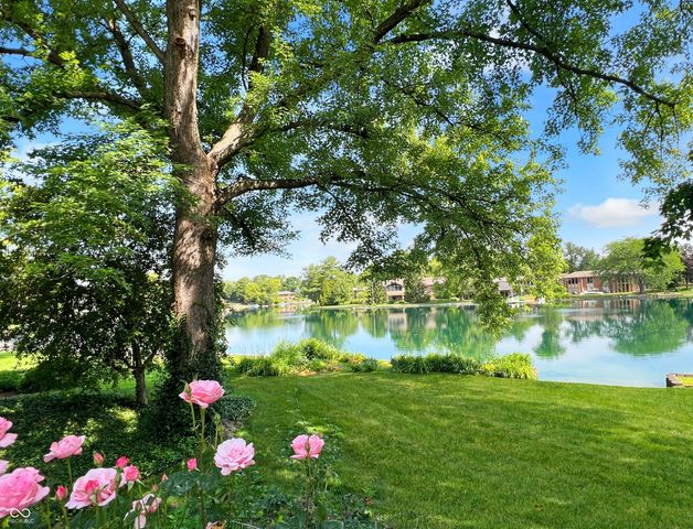 3810 Lakeside Drive, Columbus, IN 47203