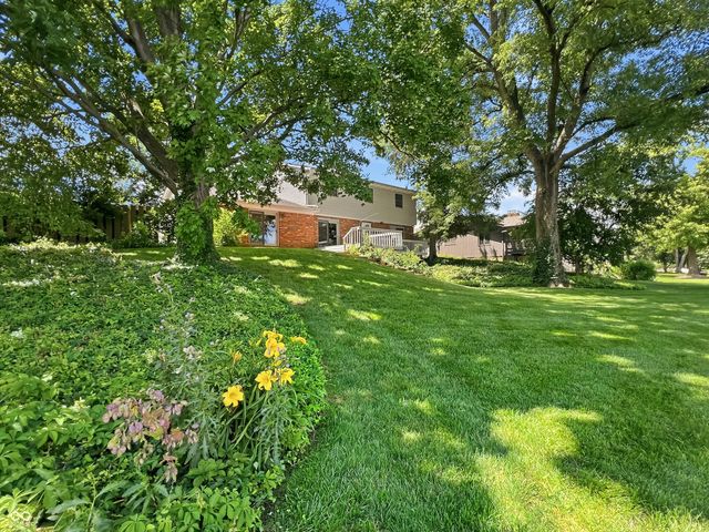 3810 Lakeside Drive, Columbus, IN 47203