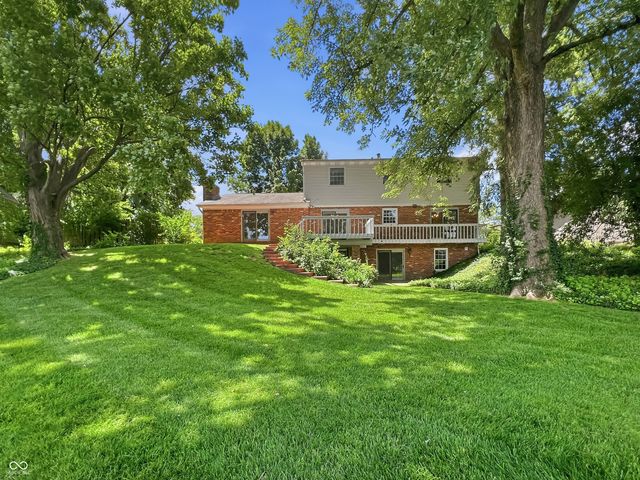 3810 Lakeside Drive, Columbus, IN 47203