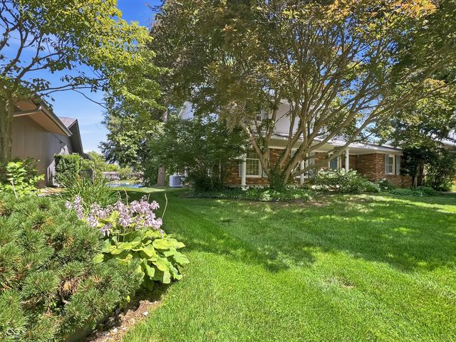 3810 Lakeside Drive, Columbus, IN 47203
