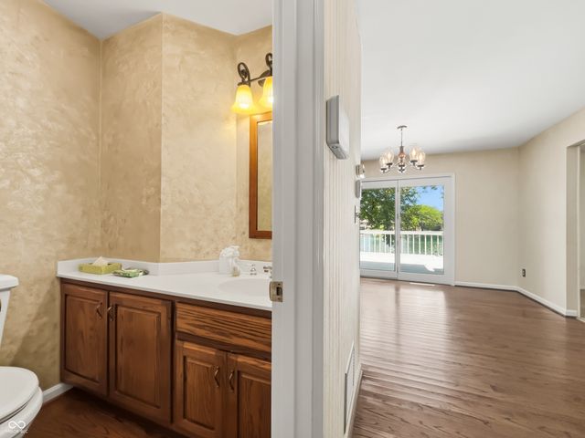 3810 Lakeside Drive, Columbus, IN 47203