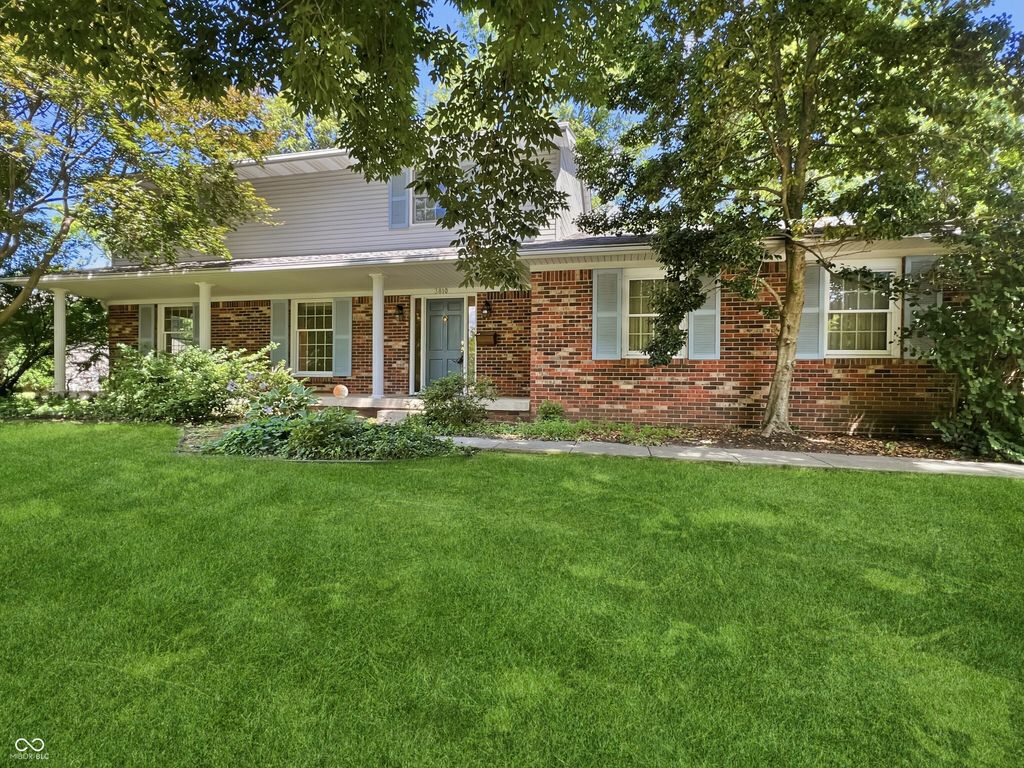 3810 Lakeside Drive, Columbus, IN 47203
