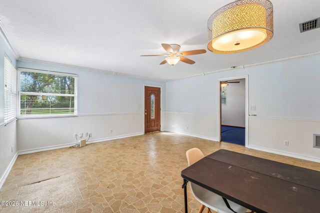 1112 BAISDEN Road, Jacksonville, FL 32218