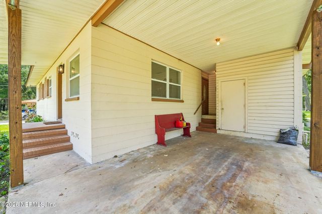 1112 BAISDEN Road, Jacksonville, FL 32218