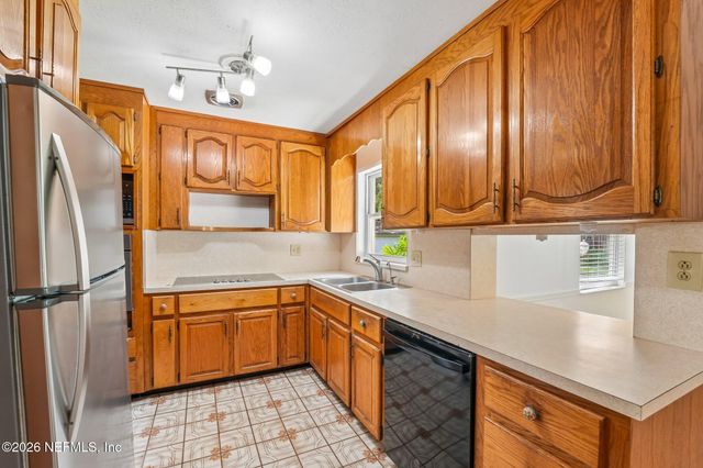 1112 BAISDEN Road, Jacksonville, FL 32218