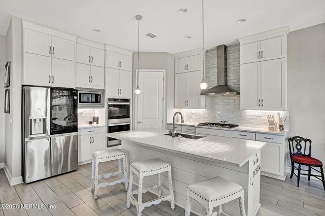 332 RUM RUNNER Way, St. Johns, FL 32259