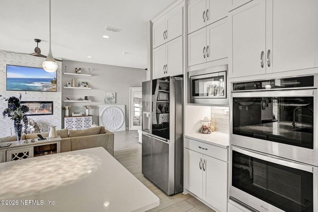 332 RUM RUNNER Way, St. Johns, FL 32259