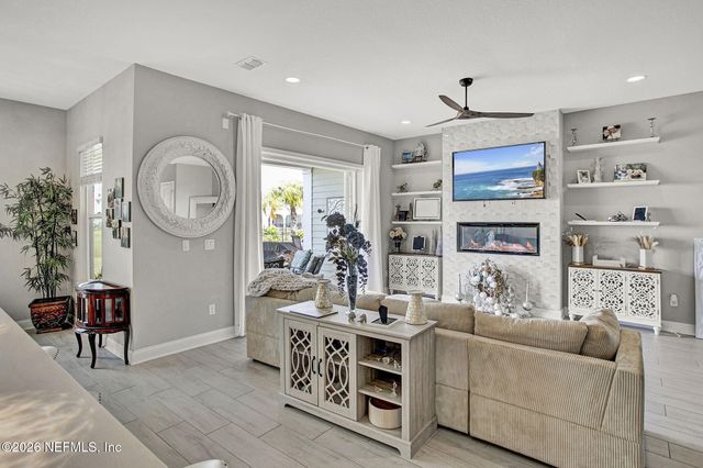 332 RUM RUNNER Way, St. Johns, FL 32259