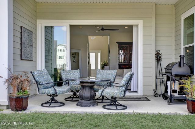 332 RUM RUNNER Way, St. Johns, FL 32259