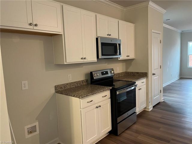 629 Cam Circle, High Point, NC 27265