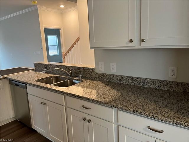 629 Cam Circle, High Point, NC 27265