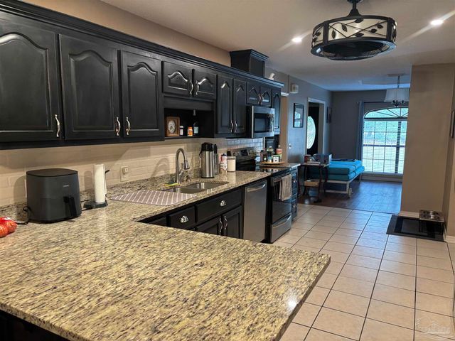 6099 Jays Way, Milton, FL 32570