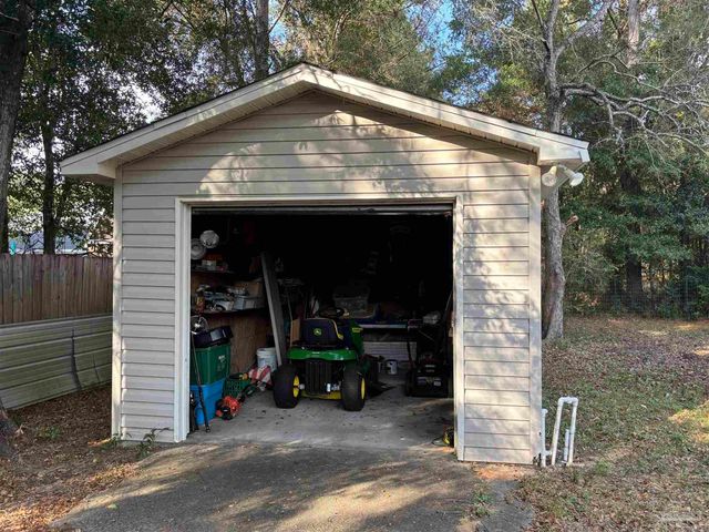 6099 Jays Way, Milton, FL 32570