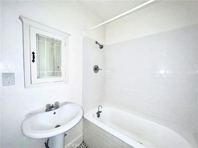 124 S Westmoreland Ave, Los Angeles, CA 90004