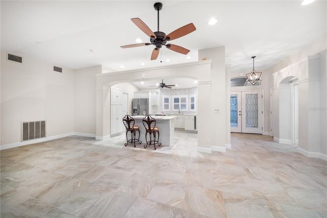 402 HARBOR VIEW LANE, Largo, FL 33770