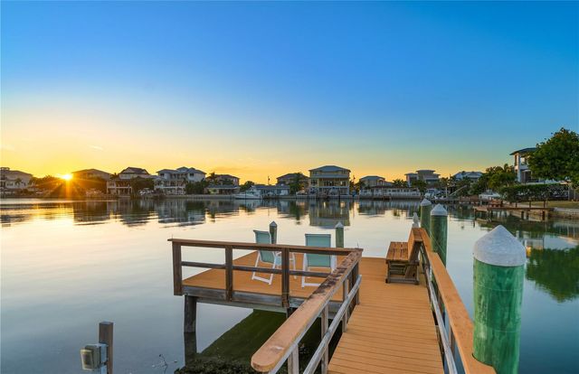 402 HARBOR VIEW LANE, Largo, FL 33770