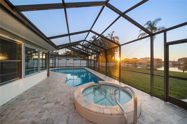 402 HARBOR VIEW LANE, Largo, FL 33770