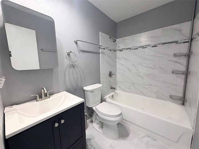 2990 Greenleaf Drive, Newalla, OK 74857