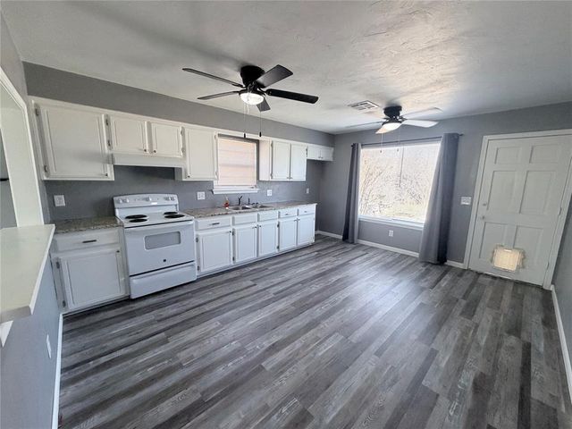 2990 Greenleaf Drive, Newalla, OK 74857