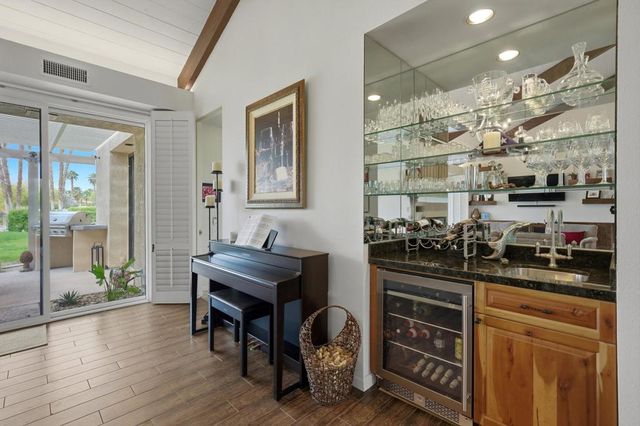 613 Desert West Drive, Rancho Mirage, CA 92270