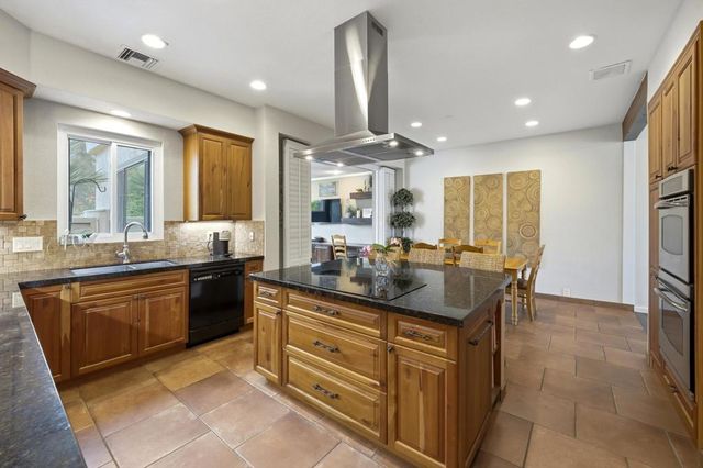 613 Desert West Drive, Rancho Mirage, CA 92270