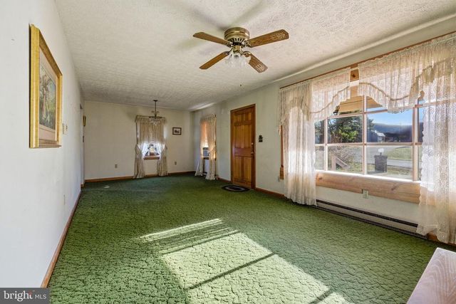 115 SUNSET DR, Stanley, VA 22851