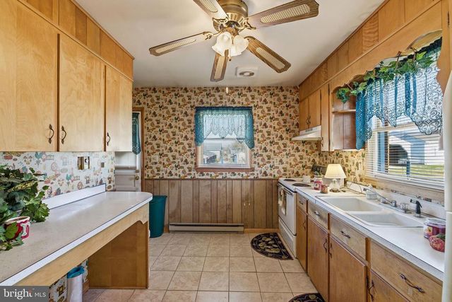 115 SUNSET DR, Stanley, VA 22851